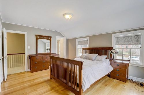 6405 Lk Dr, Milwaukee WI 53217-4229 exterior