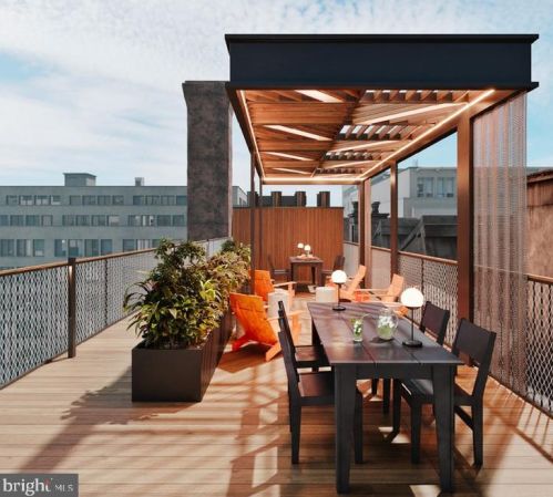 1238 Callowhill St, Philadelphia PA 19123-3604 exterior