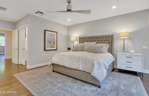 5828 3rd Ave, Phoenix AZ 85086-7201 exterior