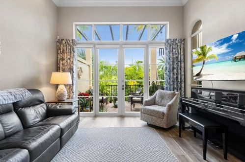 1607 Curlew Ave, Naples FL 34102-3405 exterior