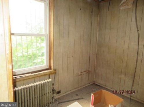 2419 Carlisle St, Philadelphia PA 19132-4018 exterior