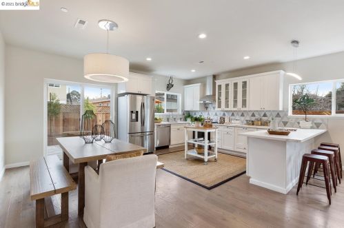 2325 8 St, Berkeley CA 94710-2311 exterior