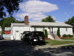 55 River St, Newton, MA 02465-1853