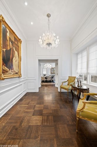 1521 State Pkwy, Chicago IL 60610-1613 exterior