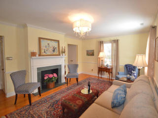 18 Poulnot Ln, Charleston SC  29401-1911 exterior