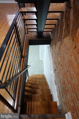 1525 Hicks St, Philadelphia PA  19146-4820 exterior