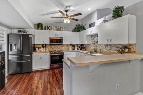 3780 8 Ave, Naples FL 34102-6842 exterior