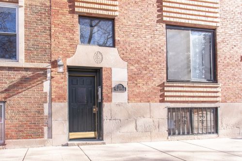 857 La Salle St, Chicago, IL