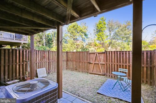 7027 Chesley Search Way, Alexandria VA 22315-4754 exterior