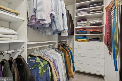 9906 Avenel Farm Dr, Rockville MD 20854-5410 exterior