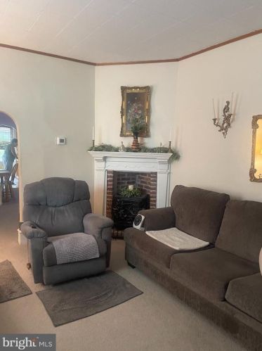 63 Main St, Roebling, NJ 08554-1220