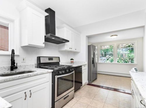 2318 Holland Ave, Bronx NY 10467-8710 exterior