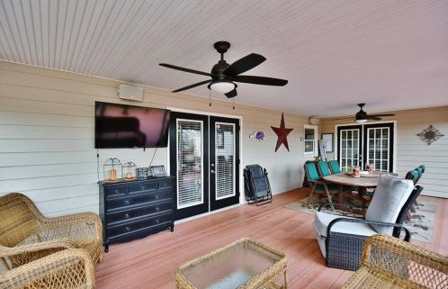 1574 Riverside Dr, Gainesville GA 30501-1843 exterior