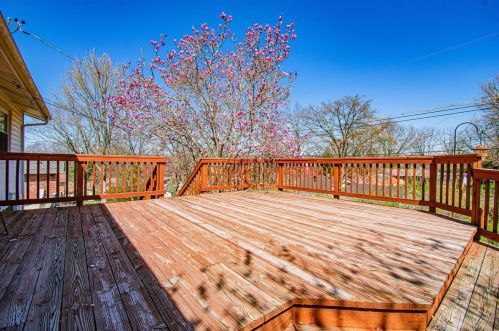 1242 Hyannis Dr, Saint Louis MO 63146-4639 exterior