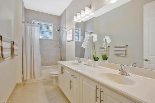 6597 Marbella Dr, Naples FL  34105-5053 exterior