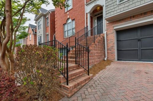 210 Meeting Ln, Atlanta, GA 30342-1991