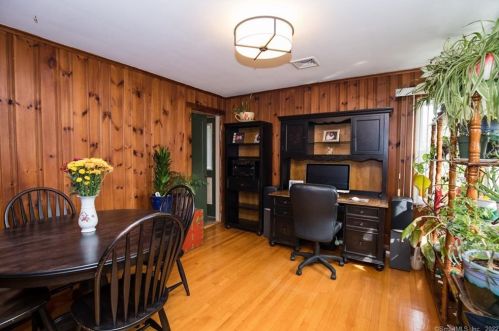 388 Elm St, Wallingford CT 06492-3231 exterior