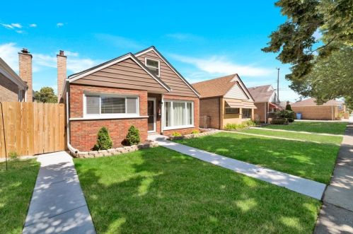 5837 Meade Ave, Chicago, IL 60638-3541