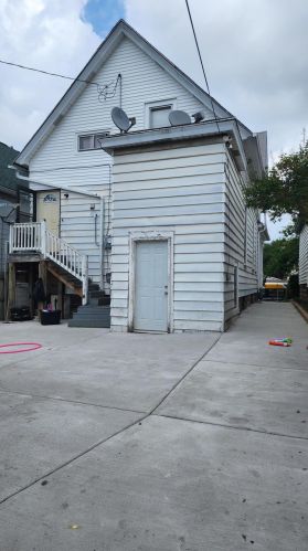 1539 11th St, Milwaukee WI  53204-2861 exterior