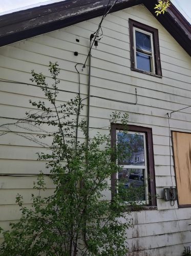 3206 Fairmount Ave, Milwaukee WI  53209-5446 exterior