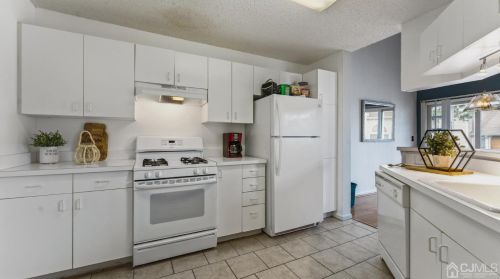 835 Edpas Rd, New Brunswick NJ 08901-3816 exterior