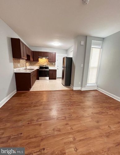 5221 American St, Philadelphia PA  19120-3324 exterior