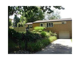 6 Norfolk Dr, Moon Twp, PA 15108-3507