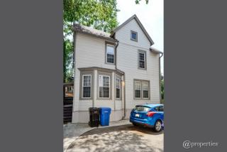 729 Roscoe St, Chicago IL  60657-6526 exterior