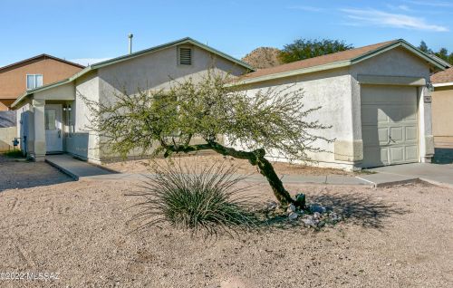 7418 Bolingbroke Ave, Tucson, AZ 85746-2571