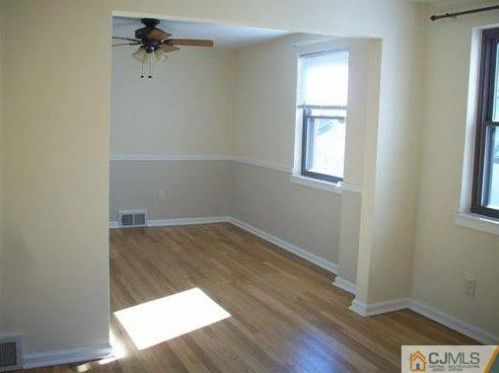 182 Newman St, Metuchen NJ  08840-2642 exterior