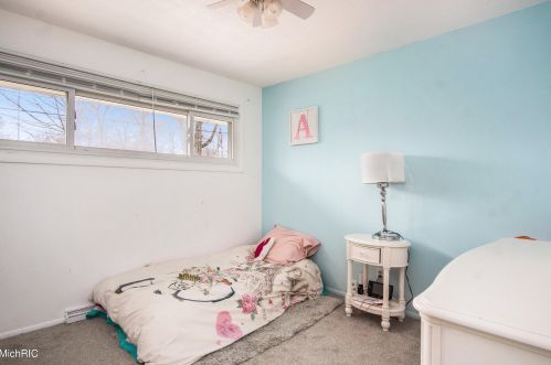 8696 Mdw Ln, Berrien Springs MI 49103-1426 exterior