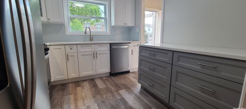 1030 Franklin Ave, Valley Stream NY 11580-4529 exterior