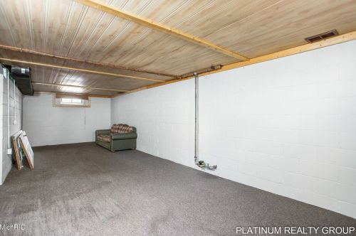 3013 Roosevelt Rd, Meskegon MI 49441-3905 exterior