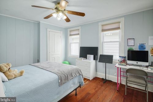 212 Atlantic Ave, Tavistock NJ 08033-3334 exterior