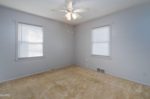 1423 Parkhurst Ave, Grand Rapids MI 49504-2646 exterior