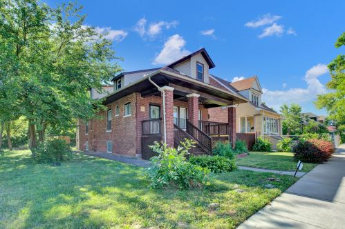 8821 Emerald Ave, Chicago, IL 60620-2633
