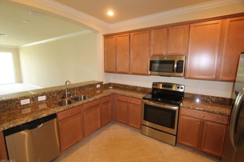 14508 Grapevine Dr, Naples, FL 34114-8672