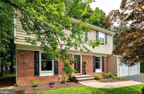 4 Darrah Ln, Trenton NJ  08648-3108 exterior