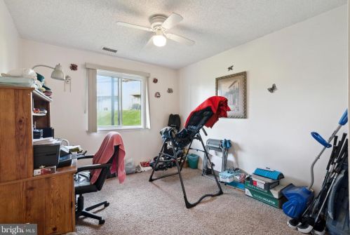 2051 Jason Dr, Huntingdon Valley PA 19006-1737 exterior