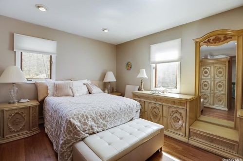 69 Kendrick Ln, Huntington Station NY 11746-7829 exterior