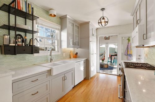 2212 Eleanor Ave, Saint Paul MN 55116-1101 exterior