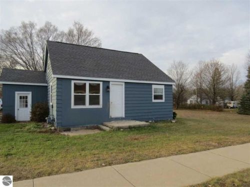310 Clark St, Kingsley, MI 49649-5116