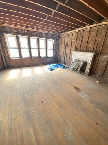 7746 Kingston Ave, Chicago IL 60649-4784 exterior