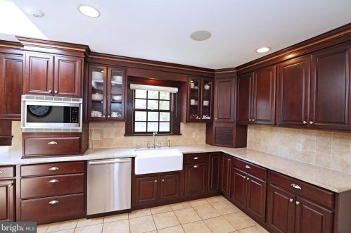 2144 Lawrence Rd, Trenton NJ 08648 exterior