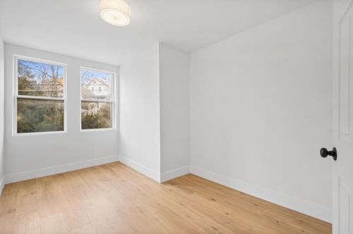 135 Bascom Ave, Pittsburgh PA  15214-1505 exterior