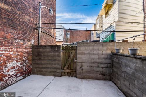 2008 16 St, Philadelphia PA 19121-2339 exterior