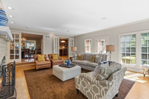 523 Carlisle Ave, Milwaukee WI 53217-4831 exterior