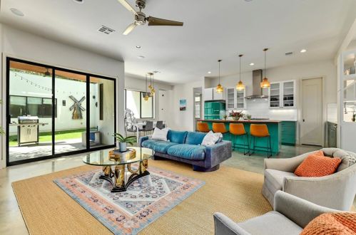 513 El Paso St, Austin TX  78704-6327 exterior