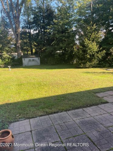 53 Crestview Dr, Middletown, NJ 07748-3600