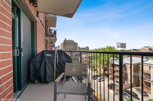 4848 Sheridan Rd, Chicago IL 60640-6931 exterior